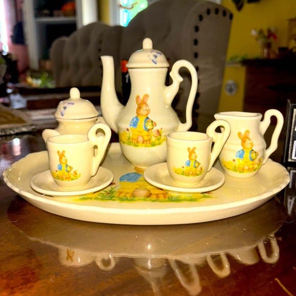 Peter Rabbit | Kitchen | Vintage Peter Rabbit Charming Bunny Tea Set ...